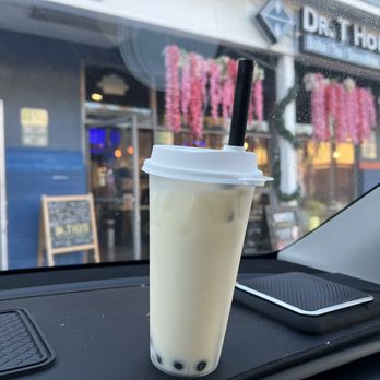 Dr T House - Jasmine Green Milk Tea with boba - Bubble Tea Near Me - Santa Monica, California