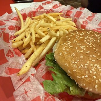 Joey's Diner - California Burger - Diners Near Me - Waukesha, Wisconsin