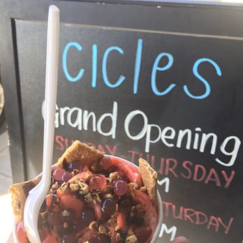 Icicles - Strawberry lemonade - Desserts Near Me - Pleasanton, California
