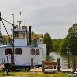 Lakeside Marina and Resort - The Chattanooga Star. An actual paddle wheeler being restored.