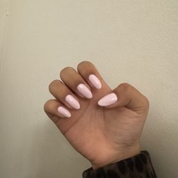 Loveee they fixed my messed up nails!!! Loveee they fixed my messed up nails!!!