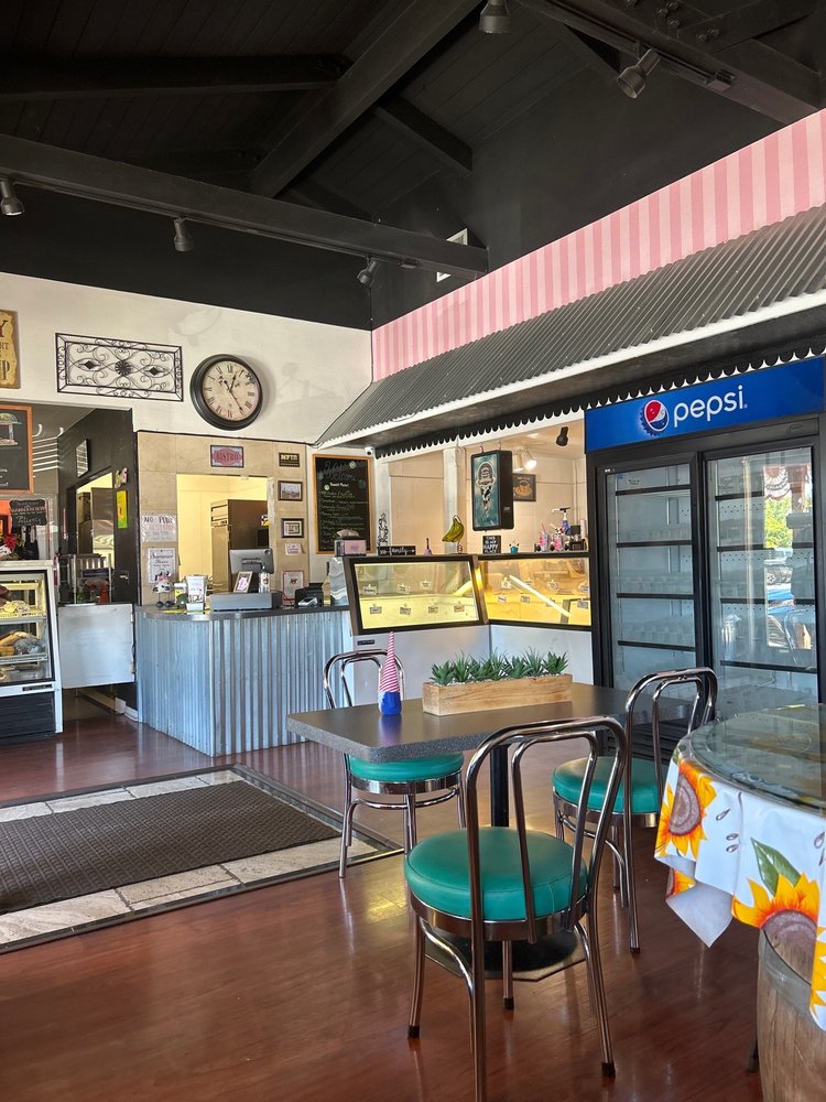 SCOOPS 31 Photos & 43 Reviews 110 N Main St, Willits, California