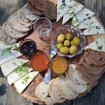 Casa Frida - Cheese platter - Wine Tasting Room Near Me - Ensenada, BCN