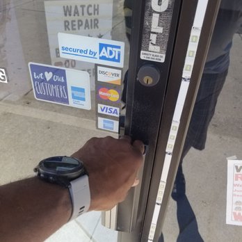 Eastside Watchbands - My gentle struggle to open the door/customer entrance during regular business hours. - Watches Near Me - Madison Heights, Michigan