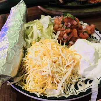 Agave Bandido - Sour cream, shredded cheese, lettuce, pico de gallo and tortillas - Sports Bars Near Me - Pembroke Pines, Florida Agave Bandido - Sour cream, shredded cheese, lettuce, pico de gallo and tortillas - Sports Bars Near Me - Pembroke Pines, Florida