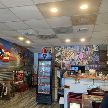 Willie's Pinchos in Orlando - Dining area - Puerto Rican Near Me - Orlando, Florida Willie's Pinchos in Orlando - Dining area - Puerto Rican Near Me - Orlando, Florida