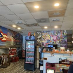 Willie's Pinchos in Orlando - Dining area