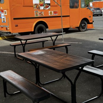 Diamond's Kitchen - Tables for eating - Food Trucks Near Me - Waipahu, Hawaii