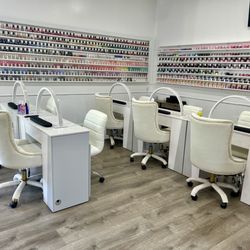 Petite Nails and Spa