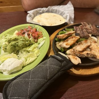 Don Sebas Taqueria - Fajitas (combo steak and chicken) - Mexican Near Me - Woodbridge, Virginia Don Sebas Taqueria - Fajitas (combo steak and chicken) - Mexican Near Me - Woodbridge, Virginia