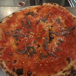 Babette - Anchovy + capers pizza