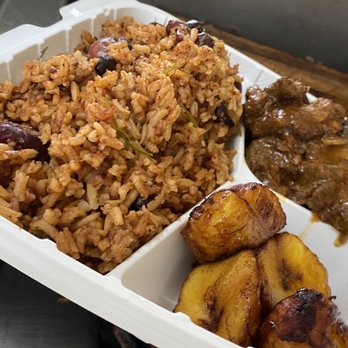 Mangú Delight - Pollo Guisado y morro con maduros   Real comfort food - Caterers Near Me