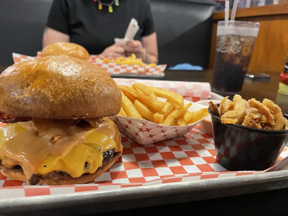 MENCHES BROS RESTAURANT & PUB 98 Photos & 93 Reviews 3700 Massillon