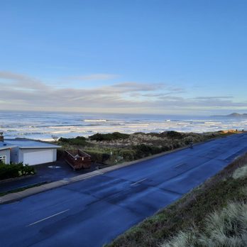 The Allred - Beautiful view from our balcony this morning! - Hotels Near Me - Newport, Oregon