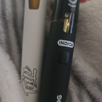 Earth's Healing - 9$ and 8$ pens one was 1.2 n the other just a gram from earth healings - Cannabis Clinics Near Me - Tucson, Arizona Earth's Healing - 9$ and 8$ pens one was 1.2 n the other just a gram from earth healings - Cannabis Clinics Near Me - Tucson, Arizona