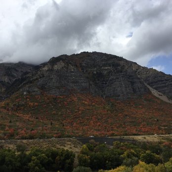 Bridal Veil Falls - View facing the other side of the canyon - Hiking Near Me - Provo, Utah Bridal Veil Falls - View facing the other side of the canyon - Hiking Near Me - Provo, Utah