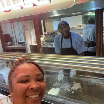 Rick's Grille - It's REGGGGGGGGGGIIIIIIIIEEEE - American Near Me - New Orleans, Louisiana