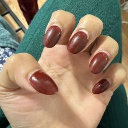 The coating started to fade within a week and look at the nail shape doesn't look professional enough tho. The coating started to fade within a week and look at the nail shape doesn't look professional enough tho.