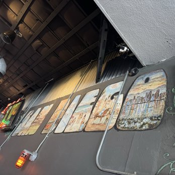 SD TapRoom - Nice decor - Pizza Near Me - San Diego, California SD TapRoom - Nice decor - Pizza Near Me - San Diego, California