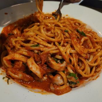 Oggi Trattoria - Linguine Alla Pescatore (linguini with fresh shrimp, calamari and chopped clams sautéed in special marinara sauce). - Italian Near Me - Chicago, Illinois Oggi Trattoria - Linguine Alla Pescatore (linguini with fresh shrimp, calamari and chopped clams sautéed in special marinara sauce). - Italian Near Me - Chicago, Illinois
