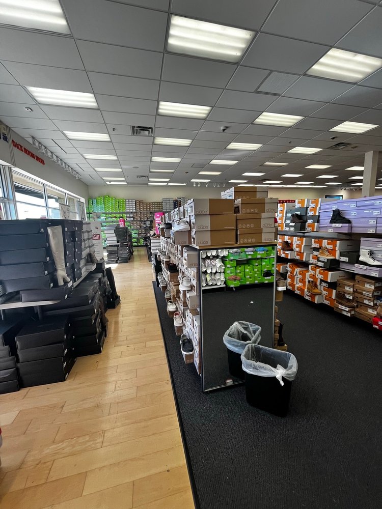 RACK ROOM SHOES Updated August 2024 16 Photos 1004 Shoppes At