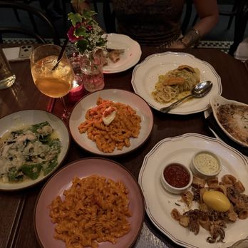 Donna's - Calamari, Aperol spritz, vodka pasta - Italian Near Me - Los Angeles, California