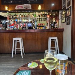 Hole in the Wall - Bar