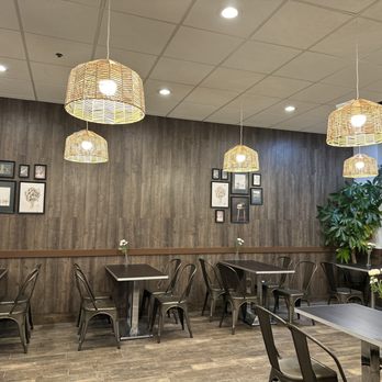 Pho 89 - tables and chairs in a restaurant - Vietnamese Near Me - Yorkville, Illinois
