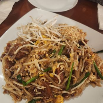 Mine Eathai - Pad Thai with Crispy Pork - Thai Near Me - Stanton, California