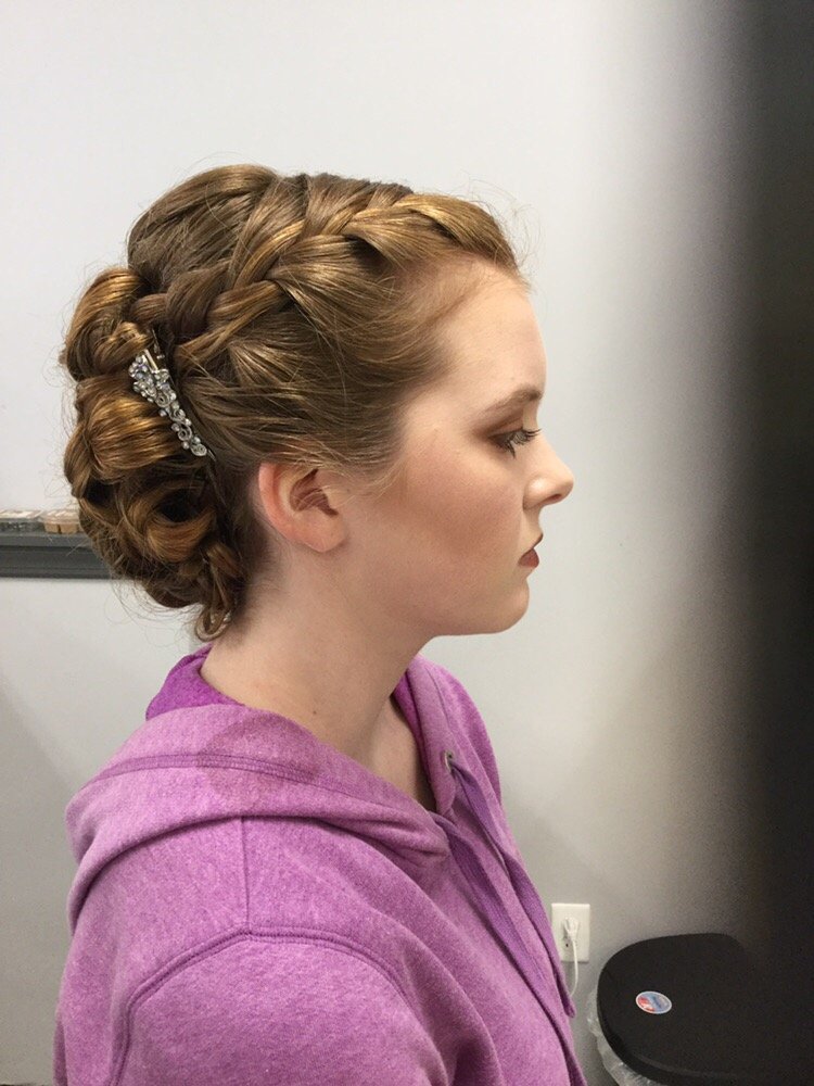 ABSOLUTE STYLE Updated September 2024 27 Photos 709 N Delsea Dr