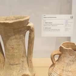 Römerlager. Das römische Augsburg in Kisten. - Vorratsgefäße