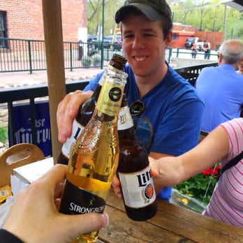 Morrison Holiday Bar - Cheers - American Near Me - Morrison, Colorado