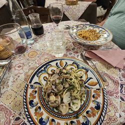 Spaghetteria Do Scogghiu - Spaghetti with Clams & Bolognese