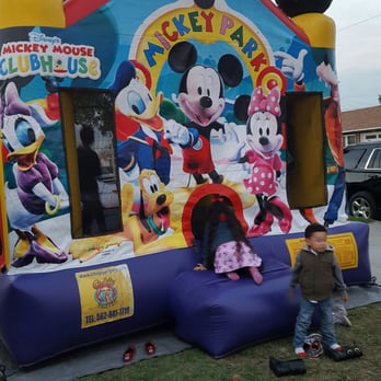 Cindy's Jumpers - Mickey Mouse themed birthday jumper - Party Equipment Rentals Near Me - Paramount, California