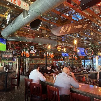 Roscoes - Another look at their dining area along with the bar. - Delis Near Me - Chino Hills, California Roscoes - Another look at their dining area along with the bar. - Delis Near Me - Chino Hills, California