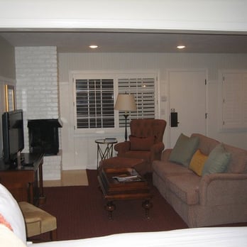 Wayside Inn - Living Room- Rm#9 - Hotels Near Me - Carmel, California