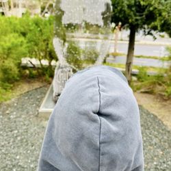Google Visitor Experience - Quantum Meditation II Julian Voss-Andreae, ex physicist turned sculptor Now you see it, now you don't