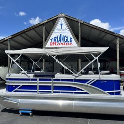 Triangle Marine Center - 2026 Bennington 20 SL - Luxe tritoon