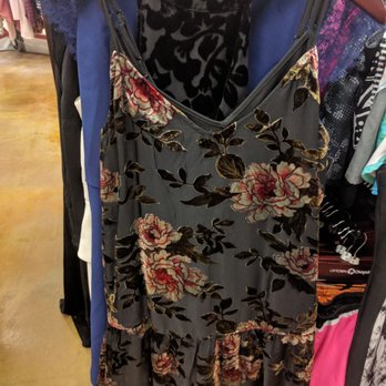 Uptown Cheapskate - Women's Clothing Near Me - Johns Creek, Georgia