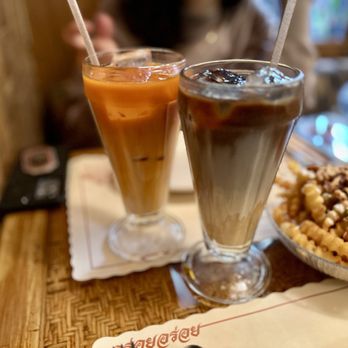 Thai Diner - Thai iced tea (left) and Thai iced coffee (right) - Thai Near Me - New York, New York