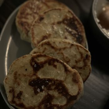 Maxwells Trading - Griddle bread - New American Near Me - Chicago, Illinois