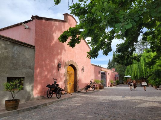 Clos de Chacras, bodega y restaurante by null