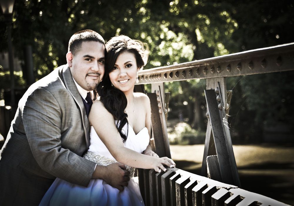 Groove On Entertainment - Chicago Logo