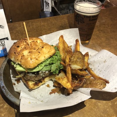 Oak Tree Lounge 58 Photos 115 Reviews Bars 617 Oak St Jackson Mi Restaurant Reviews Phone Number