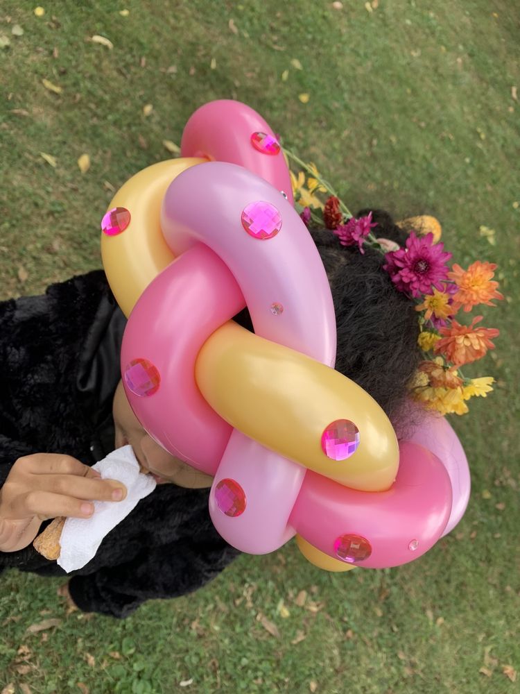 WIND WEAVERS BALLOON ARTISTS Cincinnati, Ohio Balloon Services