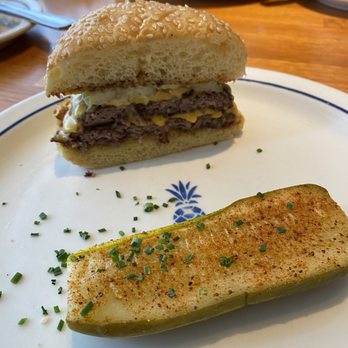 Hudson House - Cheeseburger - Seafood Near Me - Addison, Texas