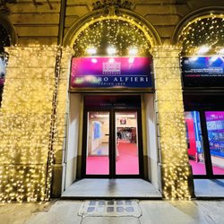 Teatro Alfieri - Esterno di un ingresso del Teatro Alfieri