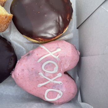 Voodoo Doughnut - Portland Cream and speciality donut - Bakeries Near Me - Orlando, Florida
