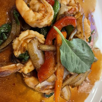 Spring Thai Fusion & Bar - Basil with shrimp - Thai Near Me - New york, New York Spring Thai Fusion & Bar - Basil with shrimp - Thai Near Me - New york, New York