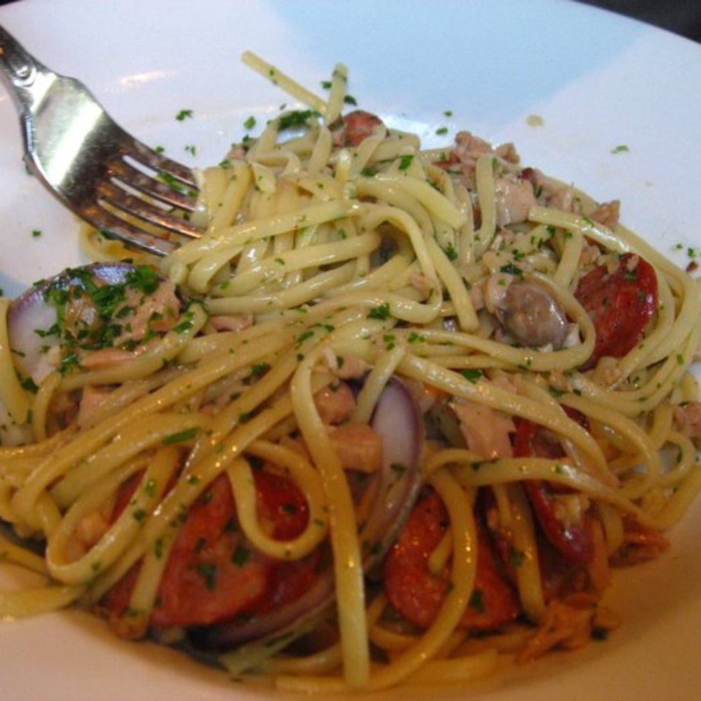 Buckeye Roadhouse - Linguine with clams and sausage - American Near Me - Mill Valley, California Buckeye Roadhouse - Linguine with clams and sausage - American Near Me - Mill Valley, California